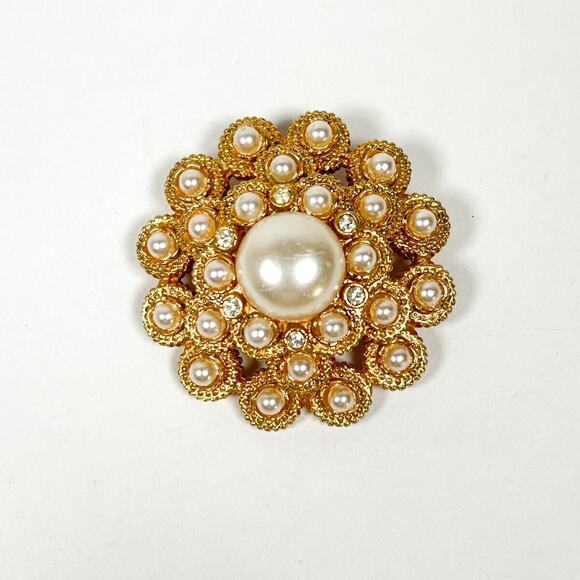 Sarah Coventry Moonlight Brooch Faux Pearls Rhinestones Gold Tone Layered Dome - Picture 1 of 8